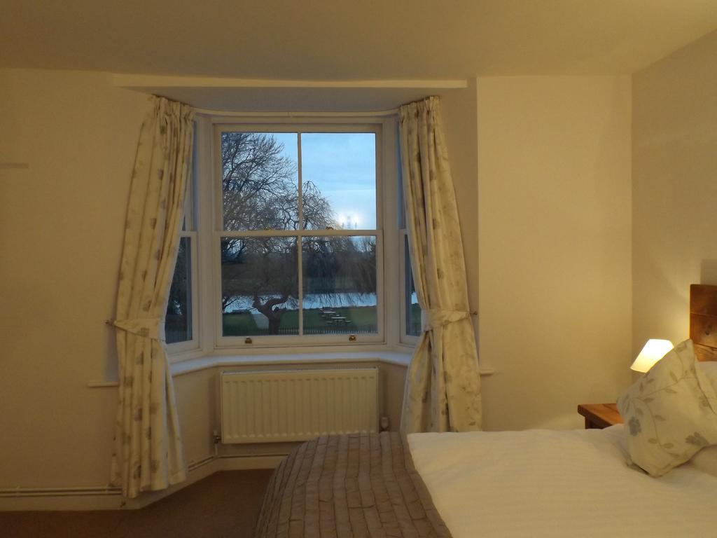 Old Riverview Guest House Earith Room photo